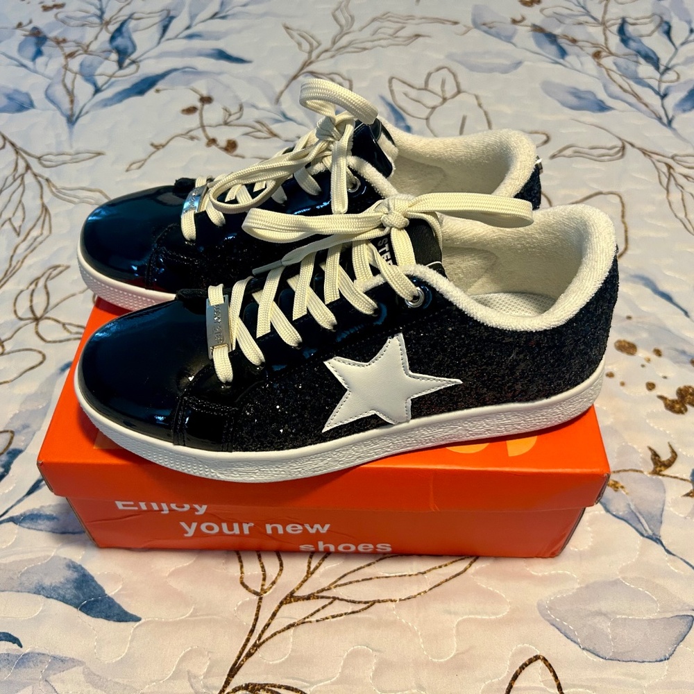 Lucky Step Women's Fashion Black Glitter Sneaker
